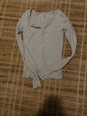 Brandy Melville Light Gray Ribbed Henley Long Sleeve Top